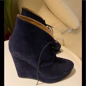 Jil Sander blue suede booties